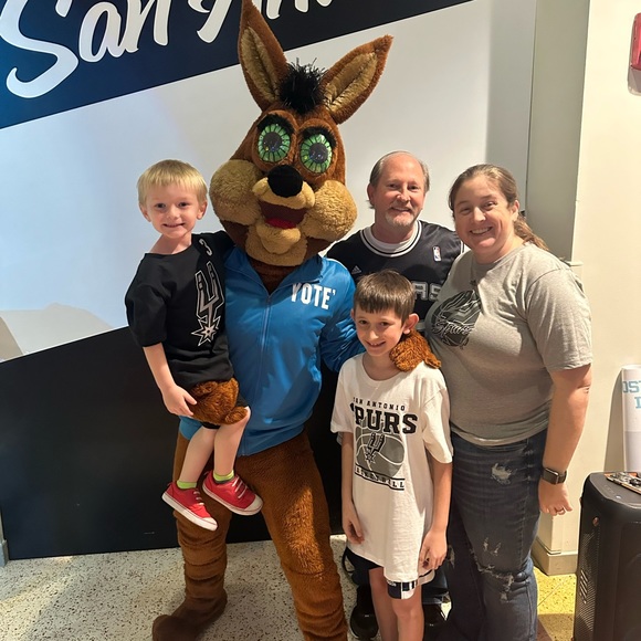 Meet your Posher, Melissa - Picture 2 of 7